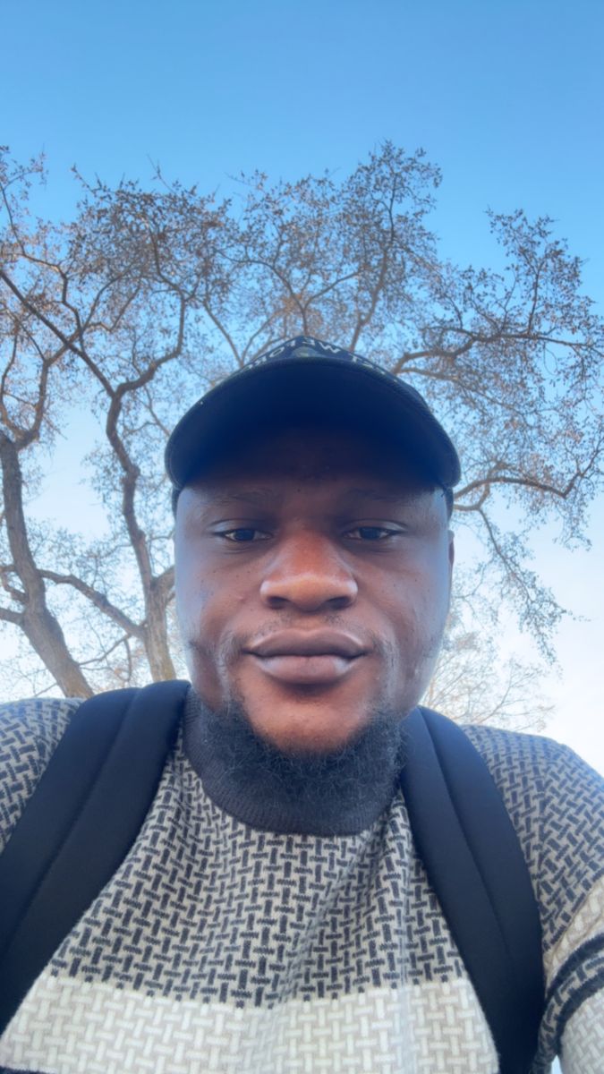 Hugo, 30 — Canada Single