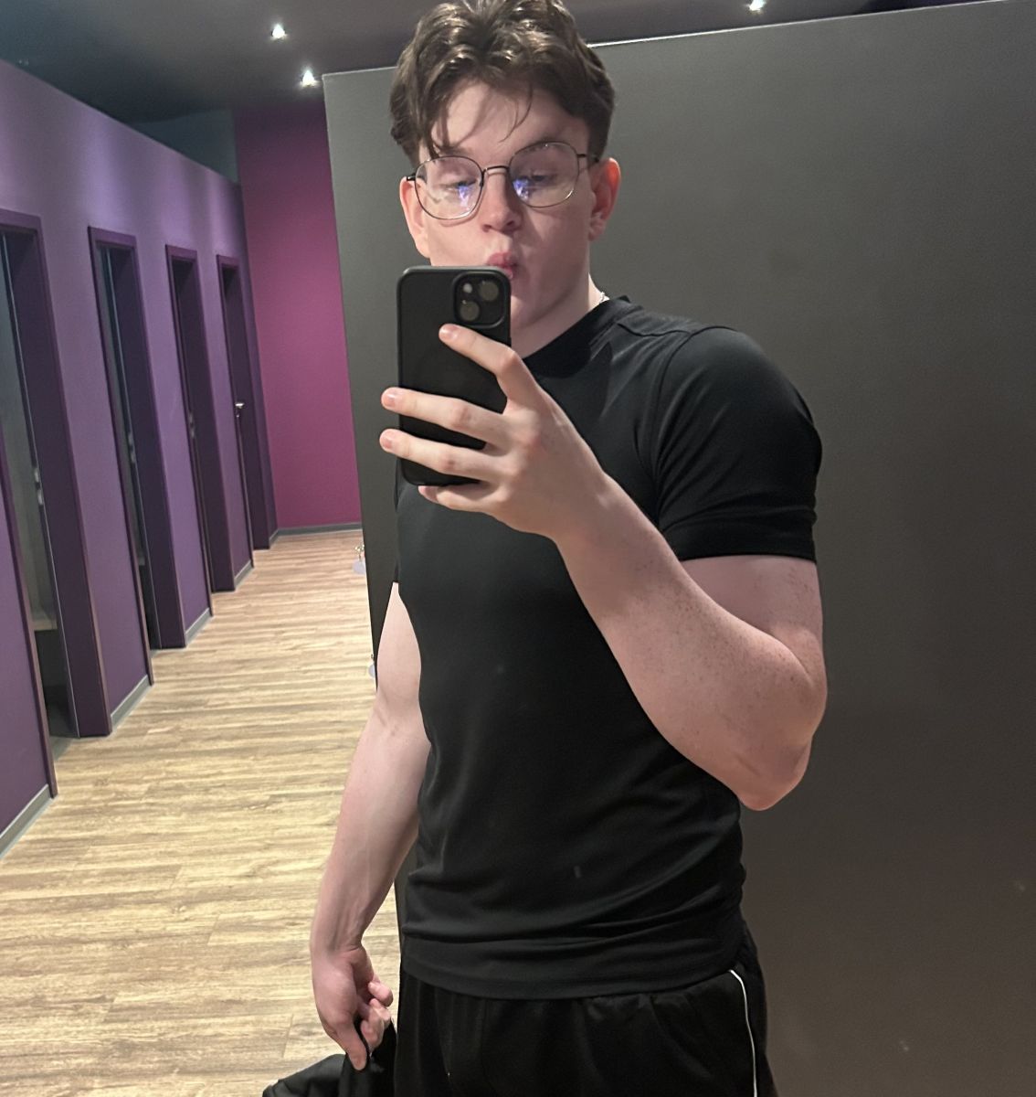 artjomistnic, 18 — Germany Single