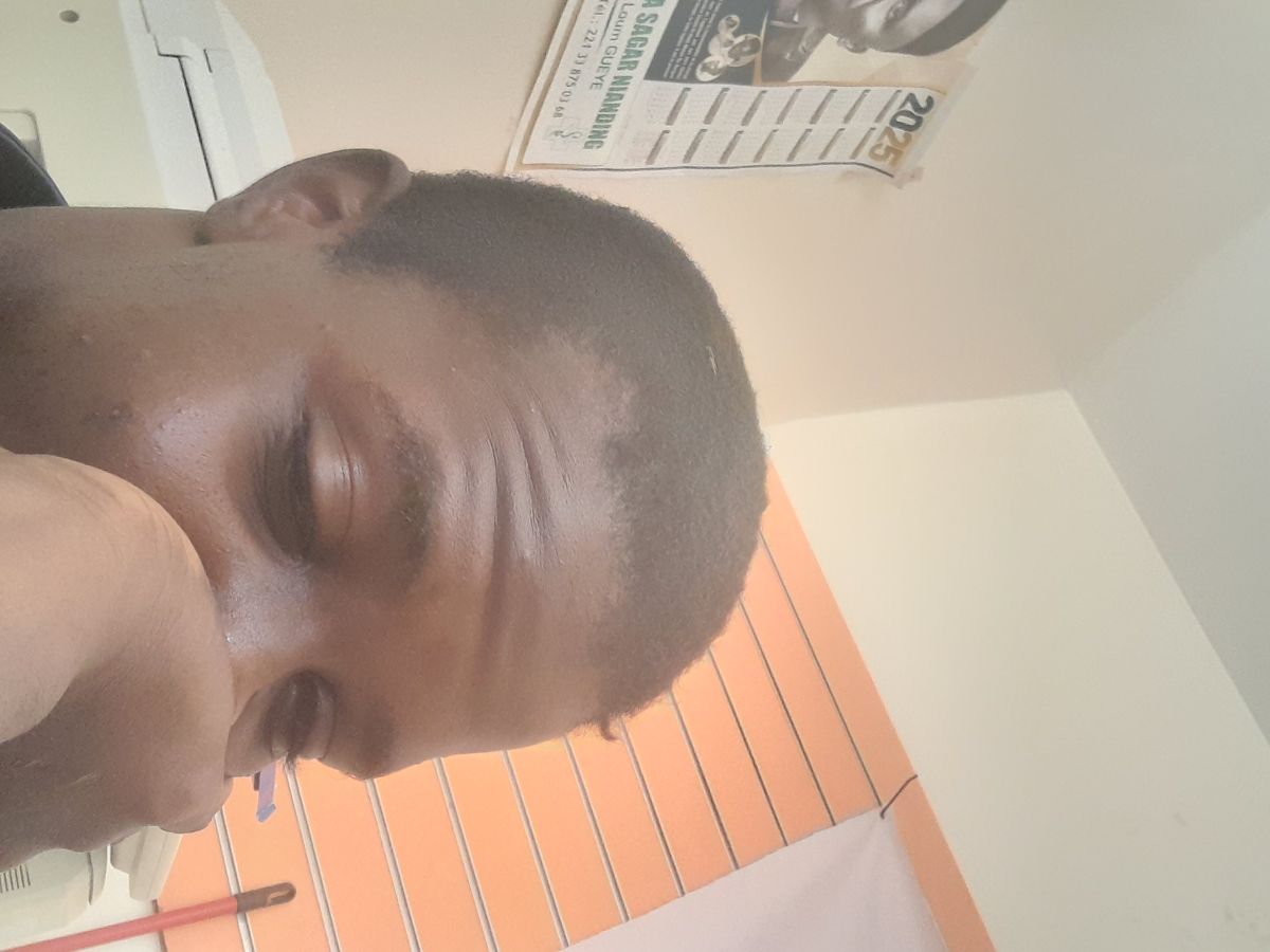 bensonnekhko, 26 — Senegal Single