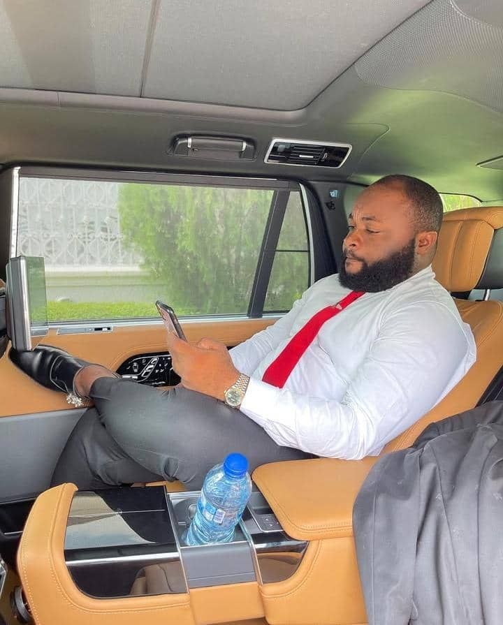 areuhh73, 49 — Lagos Single