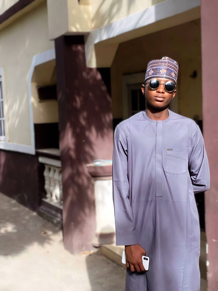 Ahmadbutu2, 18 — Borno Single