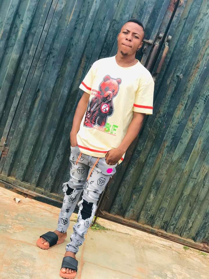 holluwadelet, 31 — Kogi Single