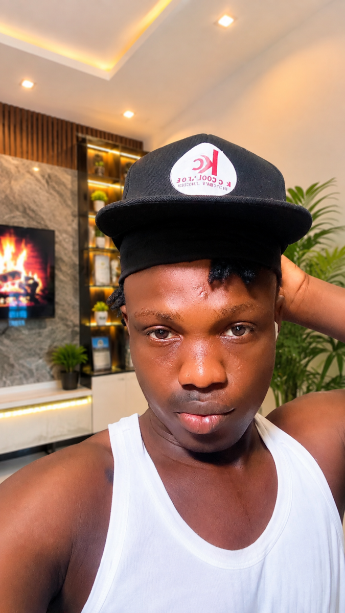 Sentblack, 23 — Warri Single