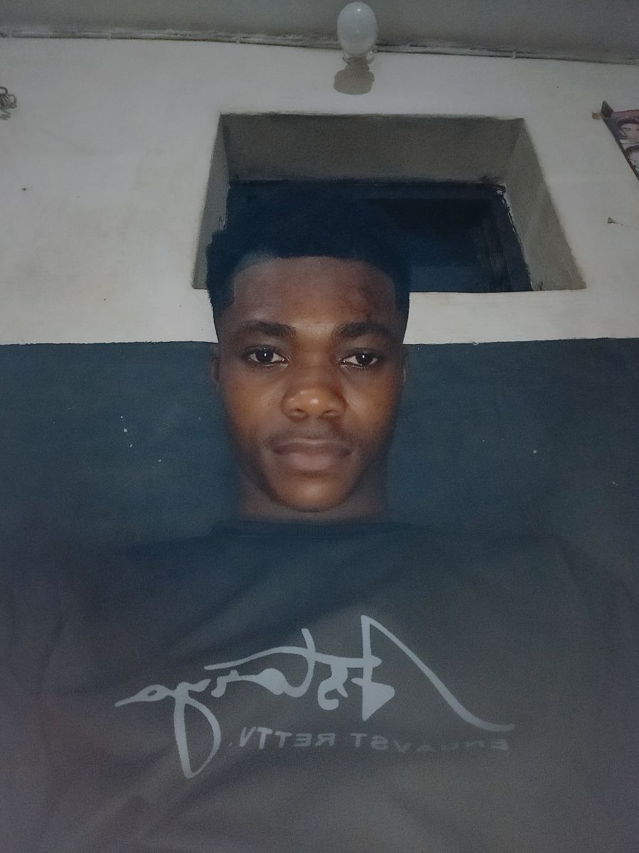 Starp877, 22 — Onitsha Single