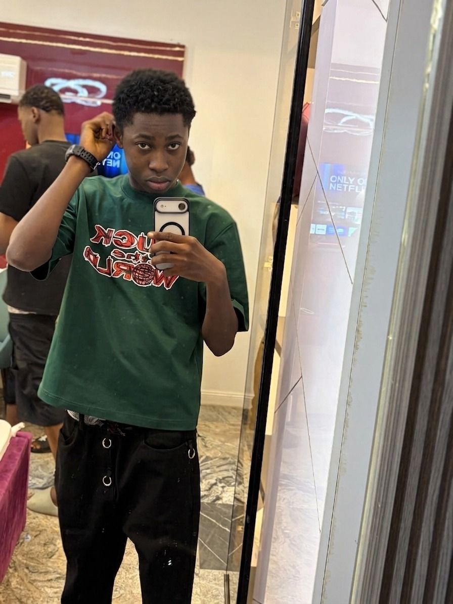simmbaargrav, 18 — Imo Single